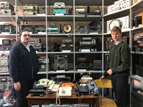 В пензенском музее радиотехники хранятся станции весом до 100 кг