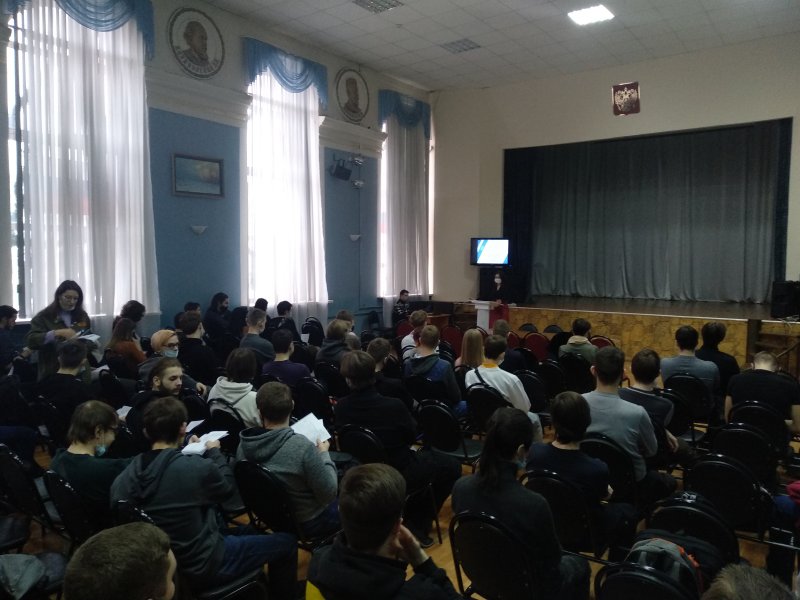Выпускники знакомятся с ВУЗами