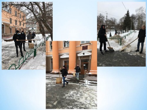 Уборка территории колледжа от снега