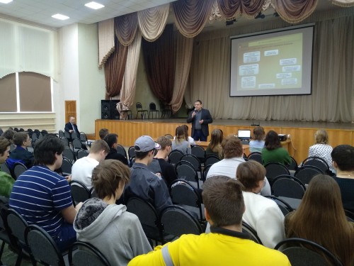 Выпускники знакомятся с ВУЗами