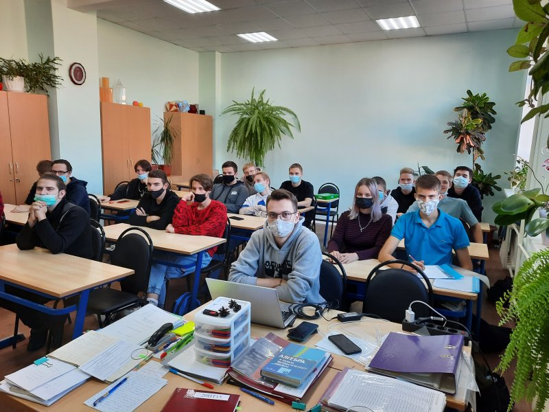 Классный час​ ​ в группах 19ИТ16 и 20ИТ15 на тему: «Умный дом в наше время».