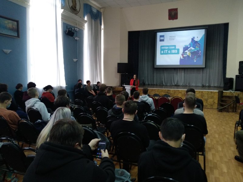  Выпускники знакомятся с ВУЗами