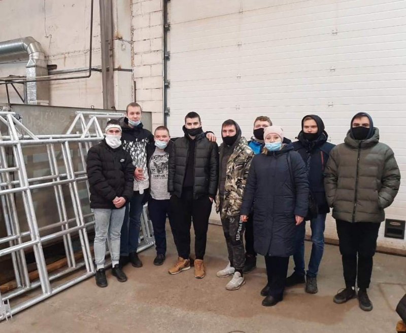 ПОСЕТИЛИ ПРЕДПРИЯТИЕ